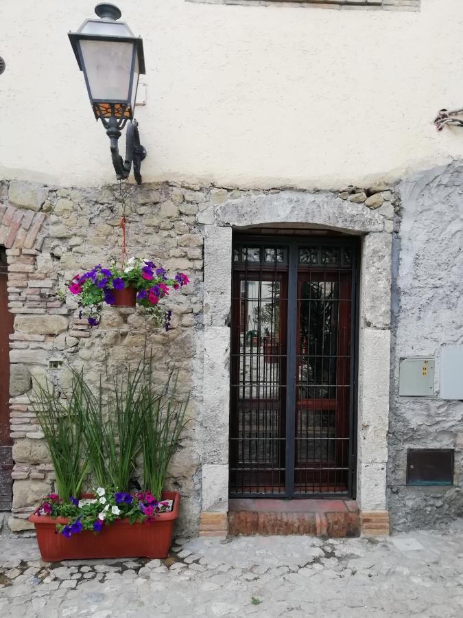 Hotel Il Cortile Del Castello Capena Exterior foto