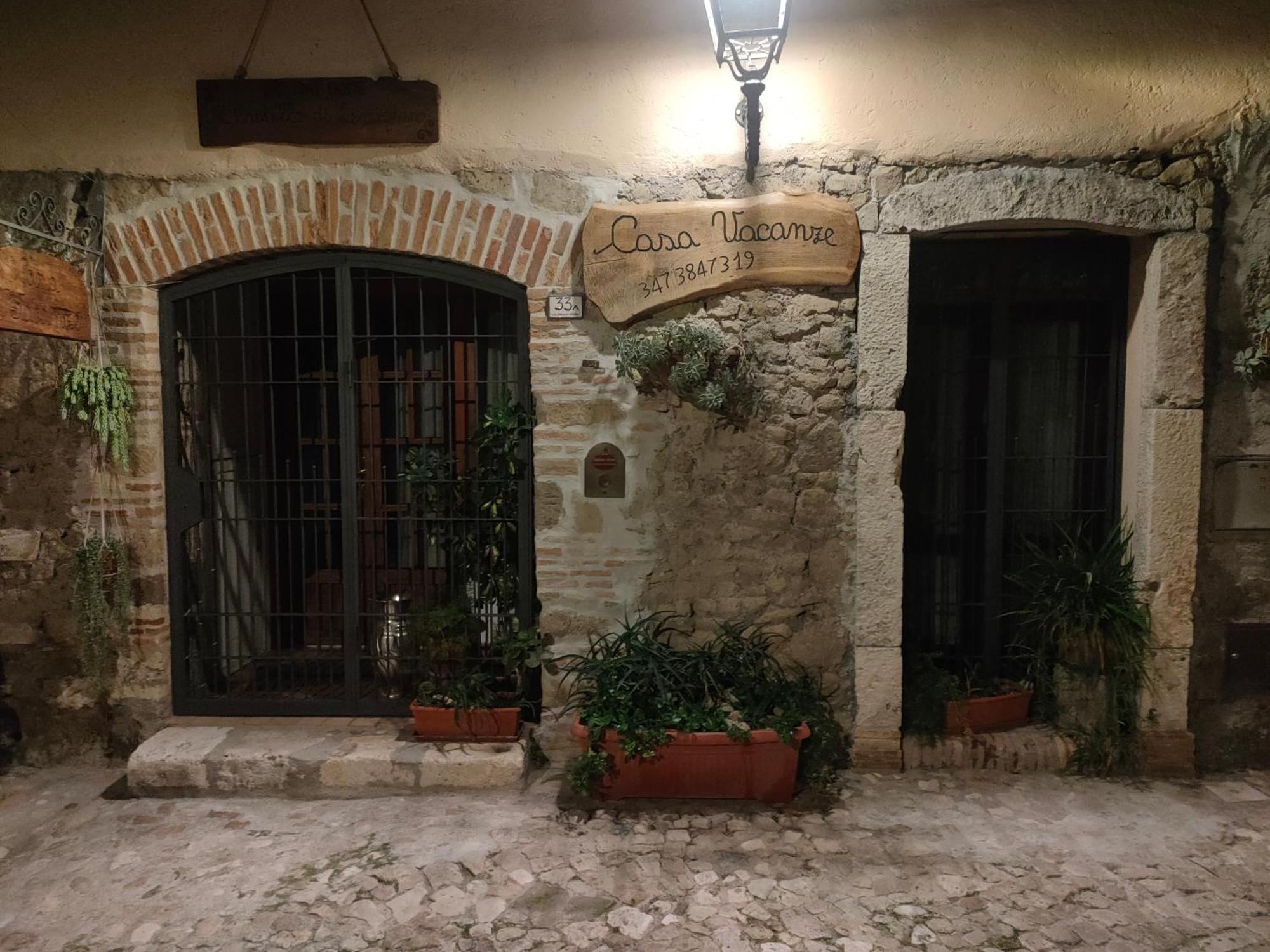 Hotel Il Cortile Del Castello Capena Exterior foto